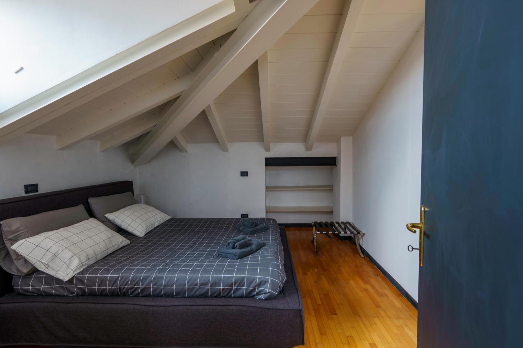 Ferienwohnung Mansarda A Due Passi Dal Centro Old2 Brescia Exterior foto